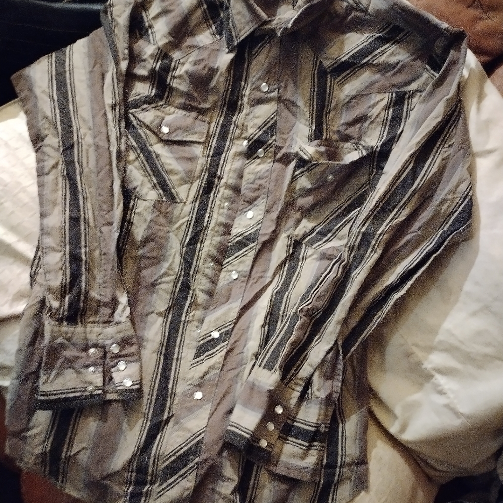 Wrangler button down shirt